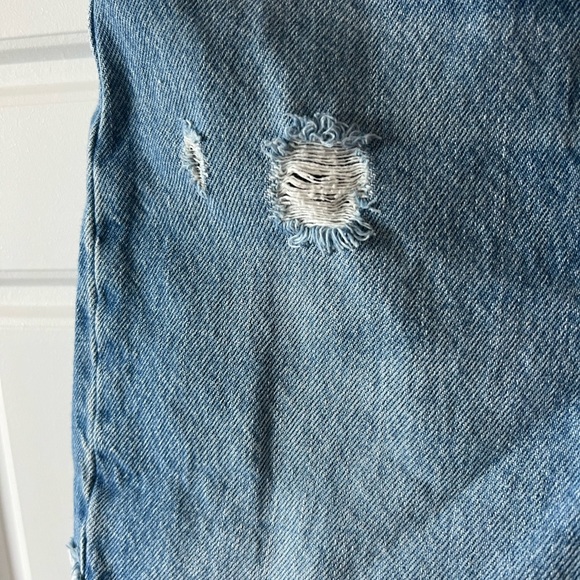 Women's Levi's 501 mid-thigh shirt, size 30, light denim - Picture 5 of 6